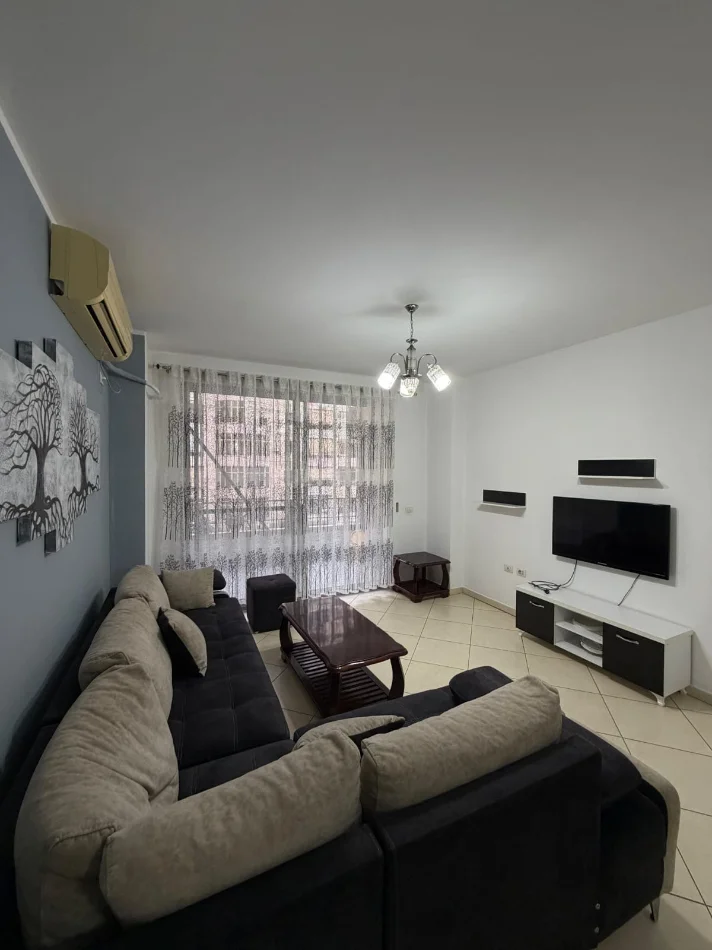 Tirane, jepet me qera apartament 2+1 , (Rr Sapri Preveza)
