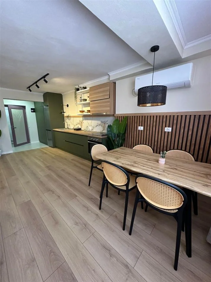 Durres, jepet me qera garsonier Kati 2, 48 m² 400 €