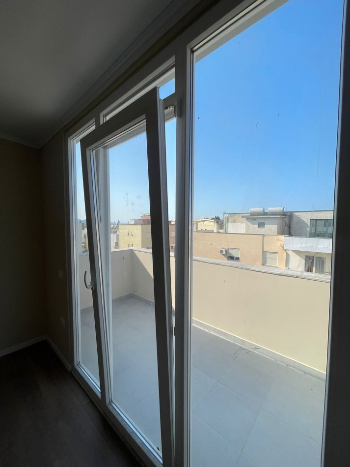 Durres, shitet apartament 2+1 Kati 10, 85 m² 125.000 €