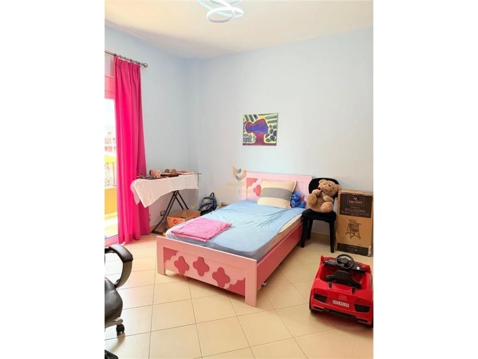 Tirane, jepet me qera shtepi 2+1+Ballkon Kati 1, 100 m² 400 € 