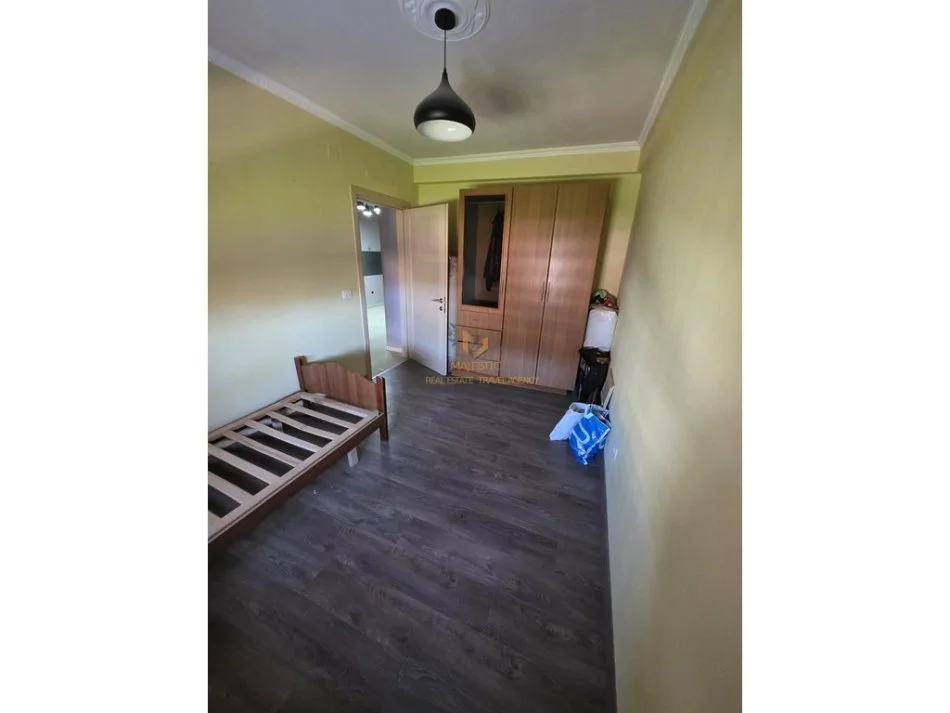 Tirane, shitet apartament 3+1+Aneks+Ballkon Kati 1, 125 m² 230.000 € 