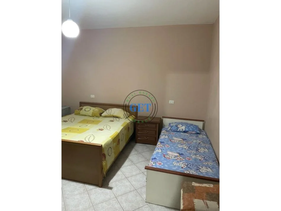 Durres, jepet me qera apartament 1+1+Ballkon Kati 5, 60 m² 300 € (Plazh Hekurudha ,Durres)