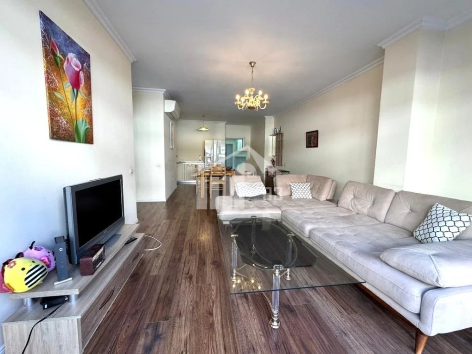 Tirane, jepet me qera apartament 2+1 Kati 9, 140 m² 1.000 € (PRANË RING CENTER, ZOGU I ZI)