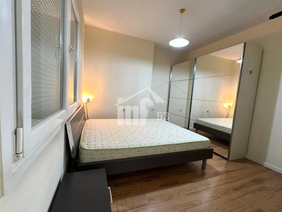 Tirane, jepet me qera apartament 2+1 Kati 9, 140 m² 1.000 € (PRANË RING CENTER, ZOGU I ZI)