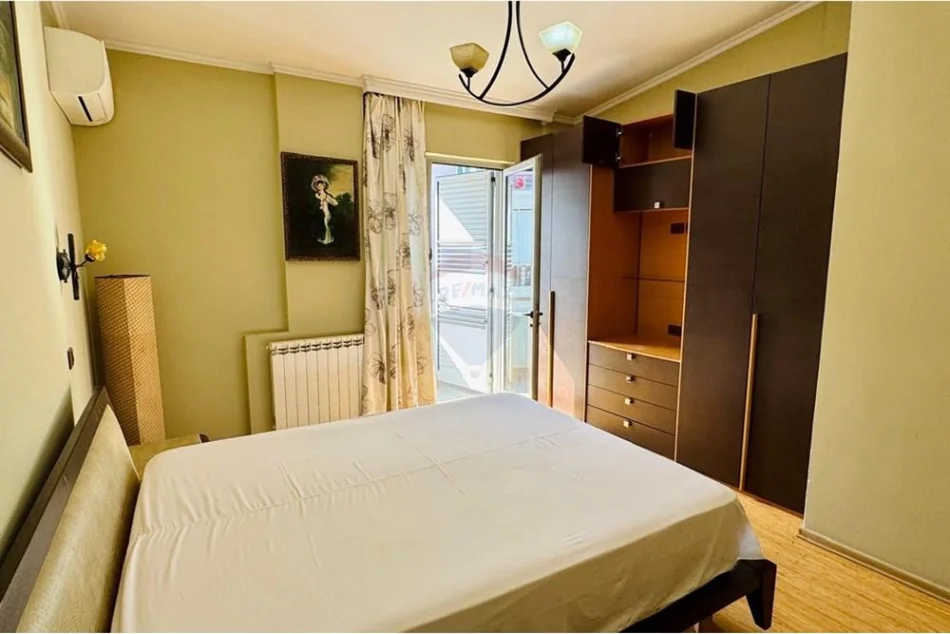 Tirane, jap me qera apartament 2+1+Aneks+Ballkon Kati 7, 130 m² 600 € 