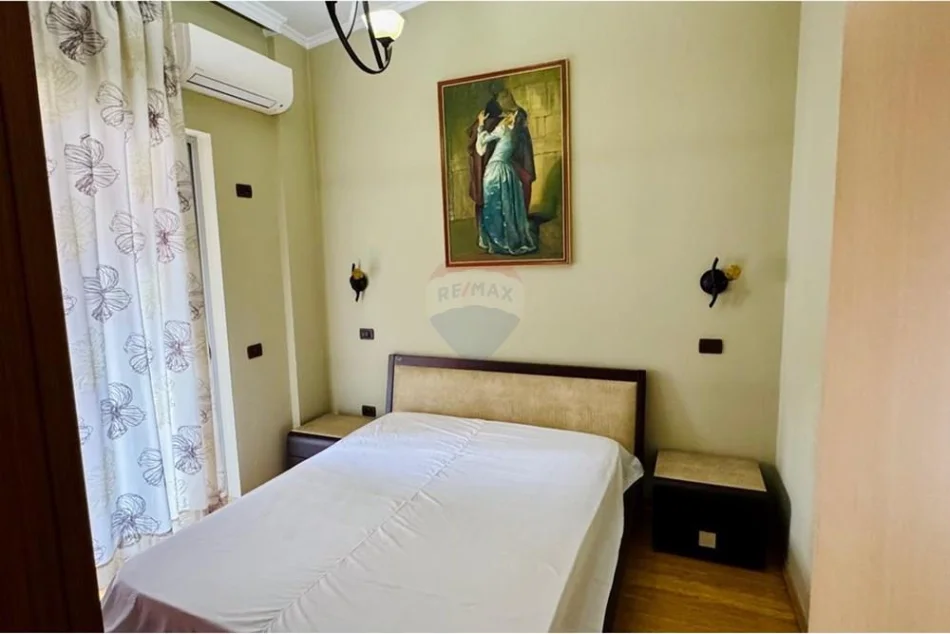 Tirane, jap me qera apartament 2+1+Aneks+Ballkon Kati 7, 130 m² 600 € 