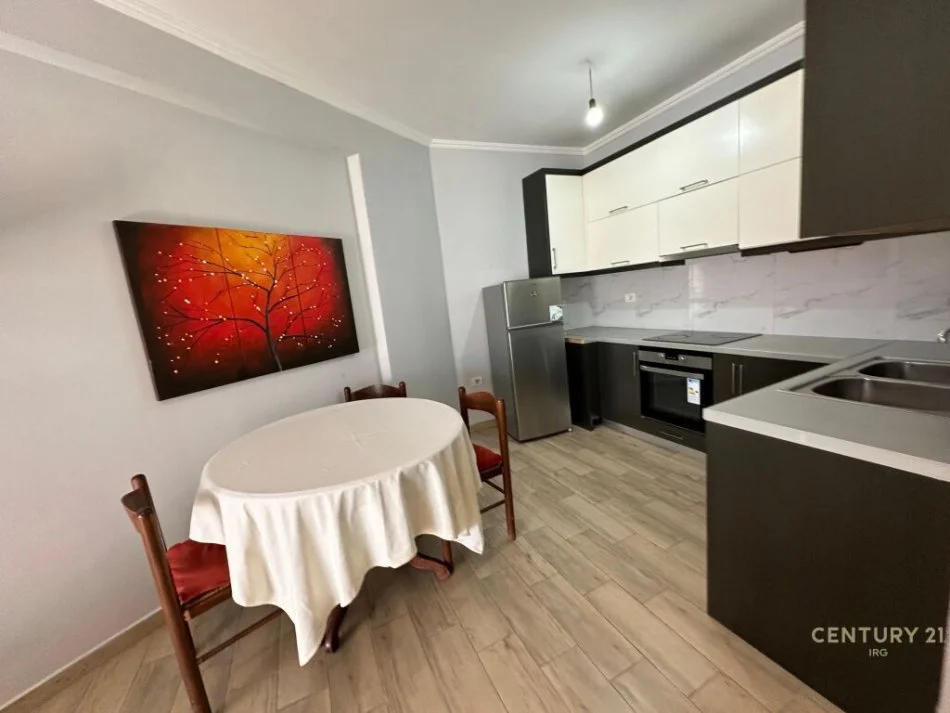 Tirane, shitet apartament 2+1+Ballkon Kati 7, 107 m² 140.000 € (Astir)