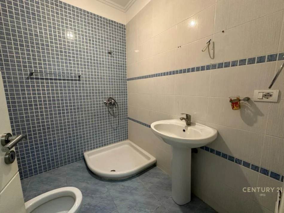 Tirane, shitet apartament 2+1+Ballkon Kati 7, 107 m² 140.000 € (Astir)