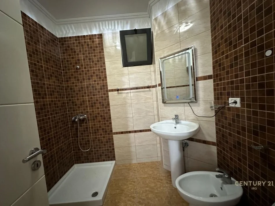 Tirane, shitet apartament 2+1+Ballkon Kati 7, 107 m² 140.000 € (Astir)