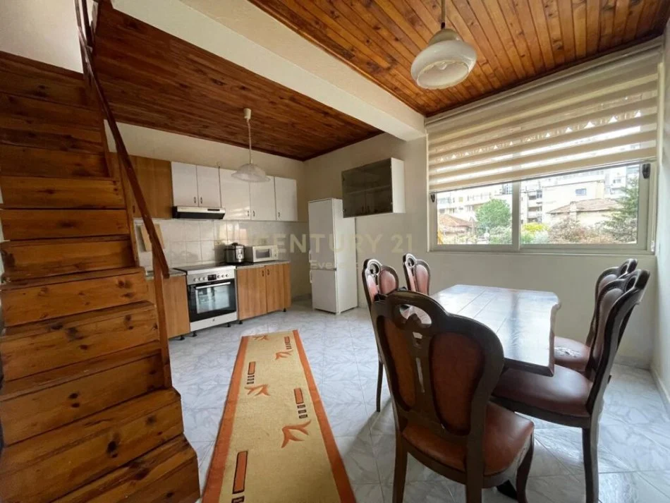 Tirane, jepet me qera apartament 1+1+Aneks+Ballkon Kati 2, 75 m² 500 € (Selvia)