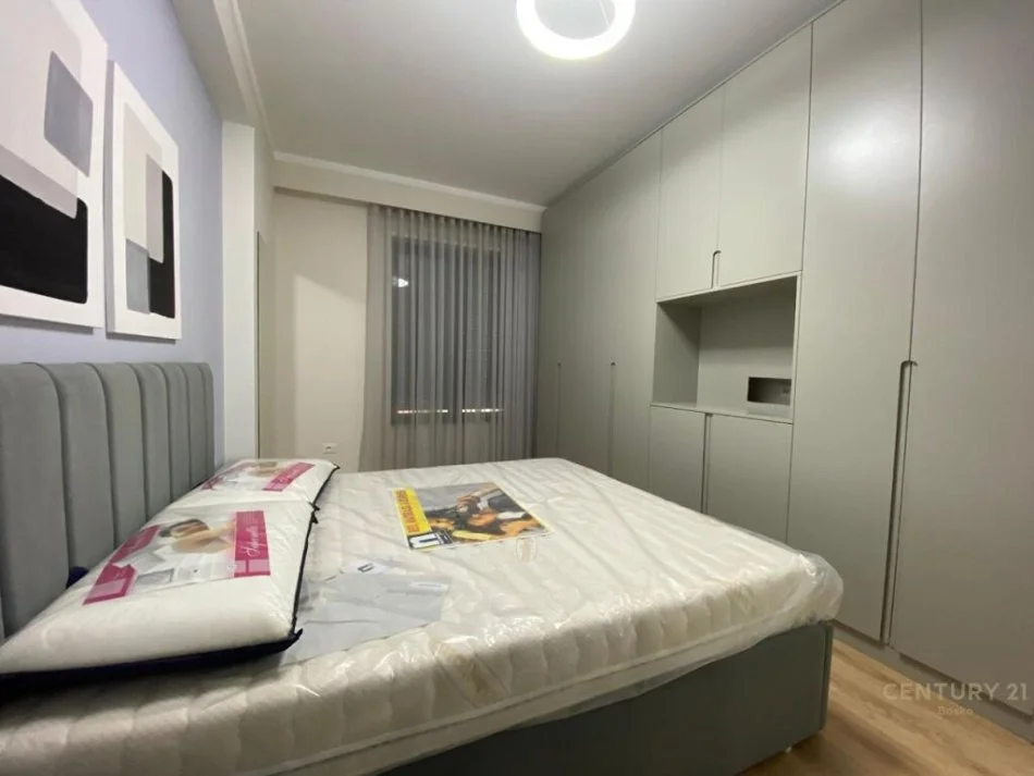 Tirane, jap me qera apartament 2+1+Aneks+Ballkon Kati 4, 96 m² 720 € (Stacioni Trenit)