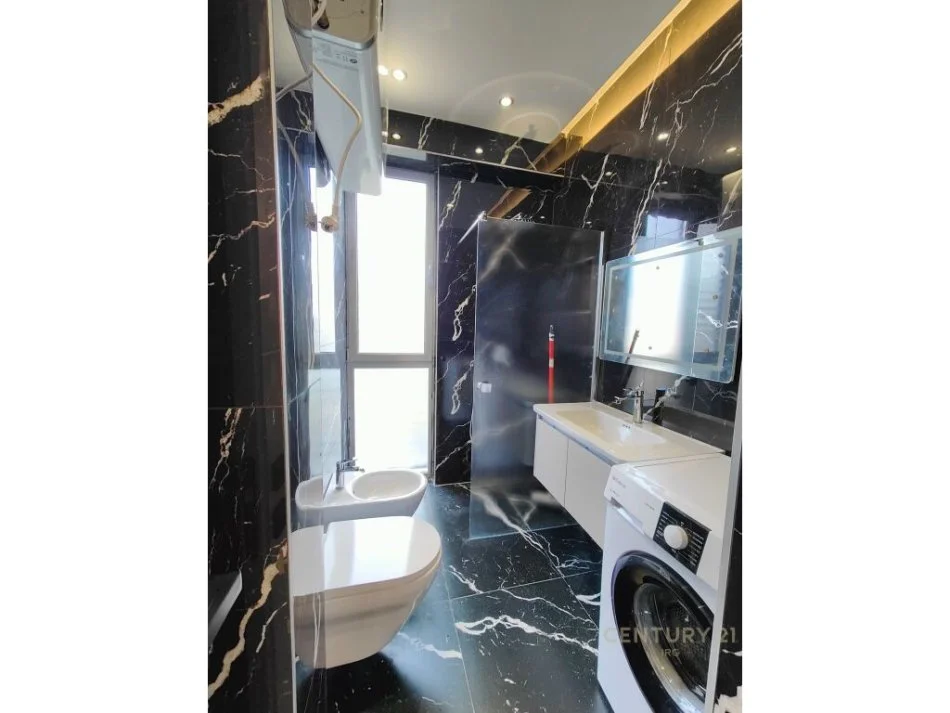 Tirane, jap me qera apartament 3+1+Aneks+Ballkon Kati 4, 110 m² 650 € (Ali Demi)