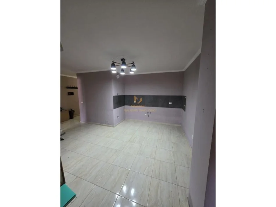Tirane, shitet apartament 3+1+Aneks+Ballkon Kati 1, 125 m² 230.000 € 