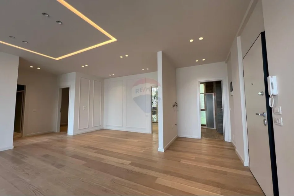 Tirane, shes apartament+verande | Penthouse 3+1+Aneks+Ballkon Kati 2, 154 m² 365.000 € (rruga e elbasanit)