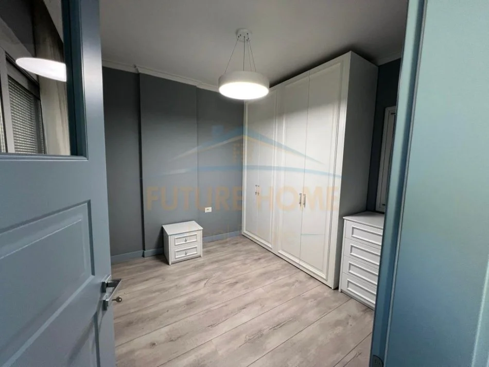 Tirane, jepet me qera apartament 2+1, Kati 8, 85 m² 800 € (AMBASADA AMERIKANE)