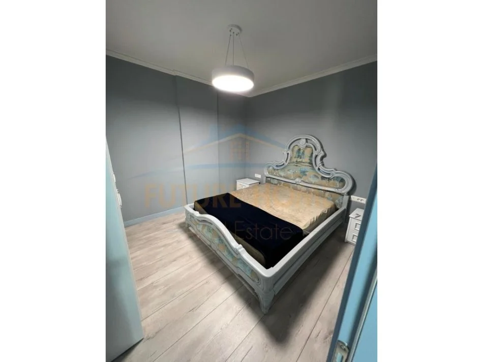 Tirane, jepet me qera apartament 2+1, Kati 8, 85 m² 800 € (AMBASADA AMERIKANE)