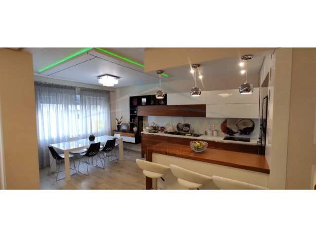 Tirane, shitet apartament 3+1 Kati 2, 145 m² 260.000 Euro (TEG)