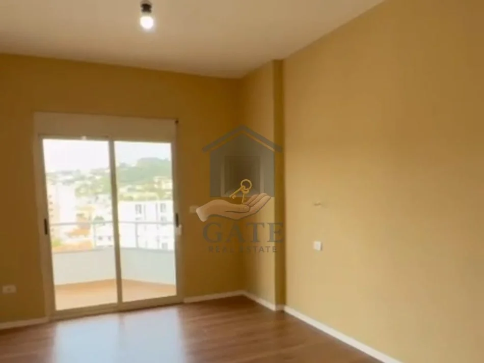 Durres, shitet apartament 2+1+Ballkon Kati 9, 105 m² 140.000 € (Drejtoria e Policis)