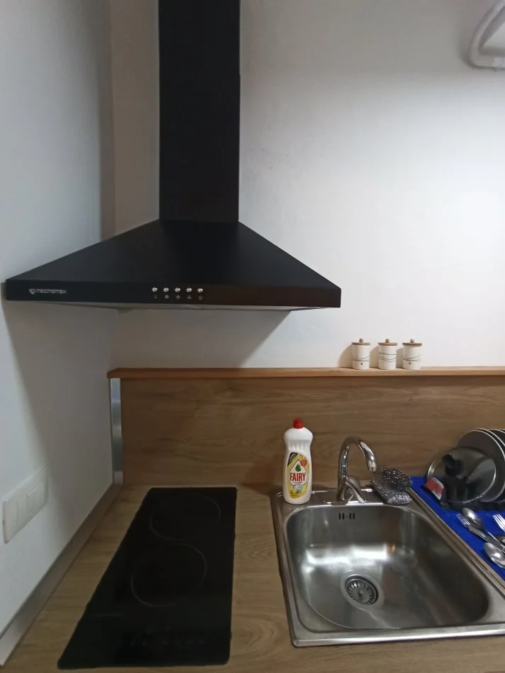 Tirane, jepet me qera garsonier 1+1 Kati 0, 35 m² 450 € (Muhamet Gjollesha)