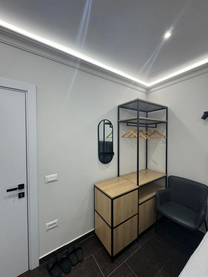 Tirane, jepet me qera garsonier 1+1 Kati 3, 40 m² 350 € (rruga Ferit Xhajko)