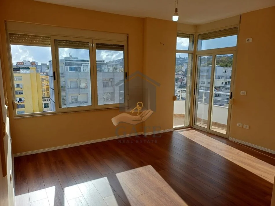 Durres, shitet apartament 2+1+Ballkon Kati 9, 105 m² 140.000 € (Drejtoria e Policis)