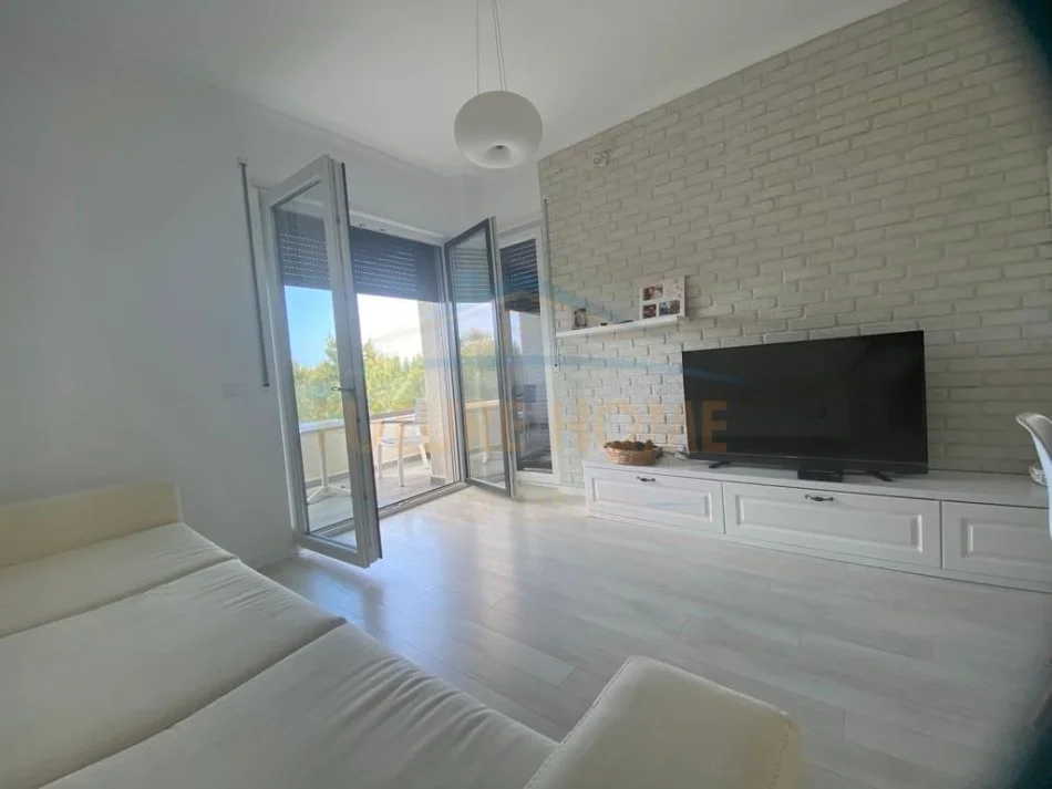 Durres, jepet me qera apartament 1+1 Kati 2, 66 m² 1.500 € (Gjiri i Lalezit, Durres)