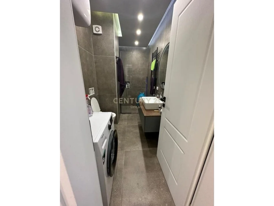 Tirane, shitet 2+1 Kati 3, 96 m² 235.000 € (kodra e diellit)