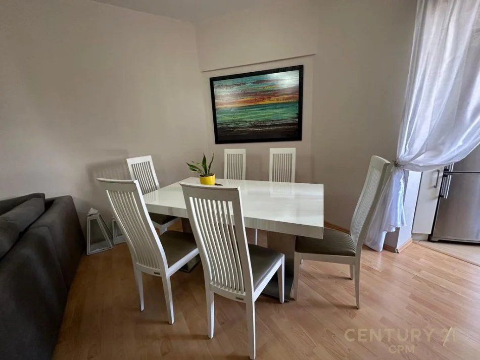 Tirane, shitet apartament 2+1 Kati 10, 85 m² 200.000 € (komuna e parisit)