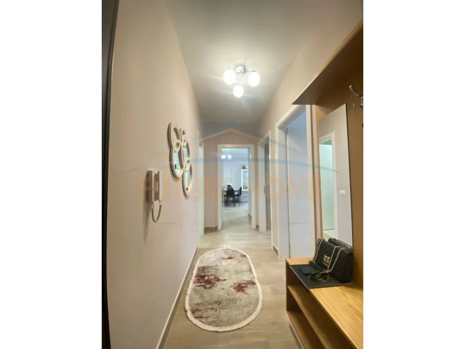 Tirane, jepet me qera apartament 2+1 Kati 4, 69 m² 650 € (21 DHJETORI TIRANE)