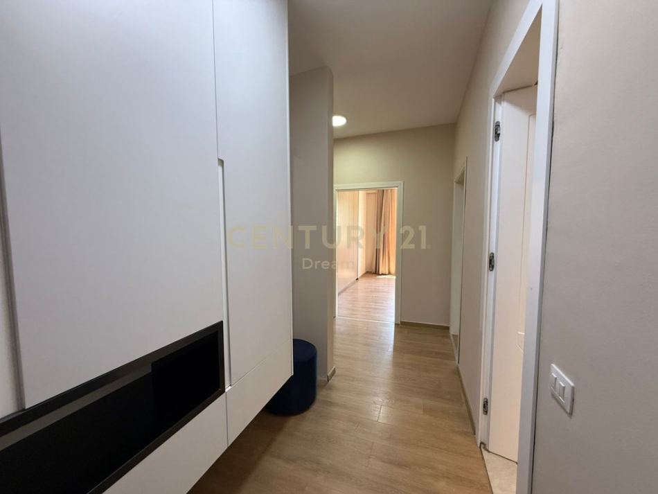 Tirane, jepet me qera apartament 2+1 Kati 4, 85 m² 700 € (liqeni i thate)