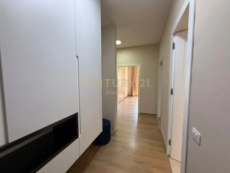 Tirane, jepet me qera apartament 2+1 Kati 4, 85 m² 700 € (liqeni i thate)