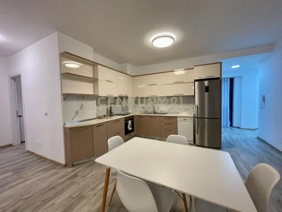 Tirane, jepet me qera apartament 3+1 Kati 2, 129 m² 1.000 € (21 dhjetori)