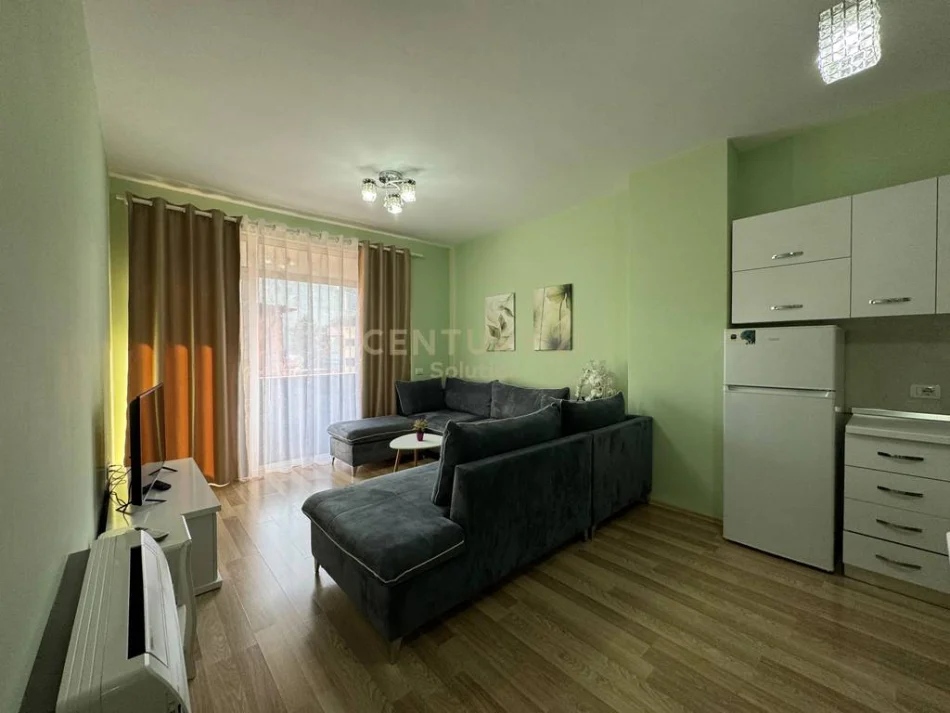 Tirane, jepet me qera apartament 1+1 Kati 3, 67 m² 700 € (Parlamenti)