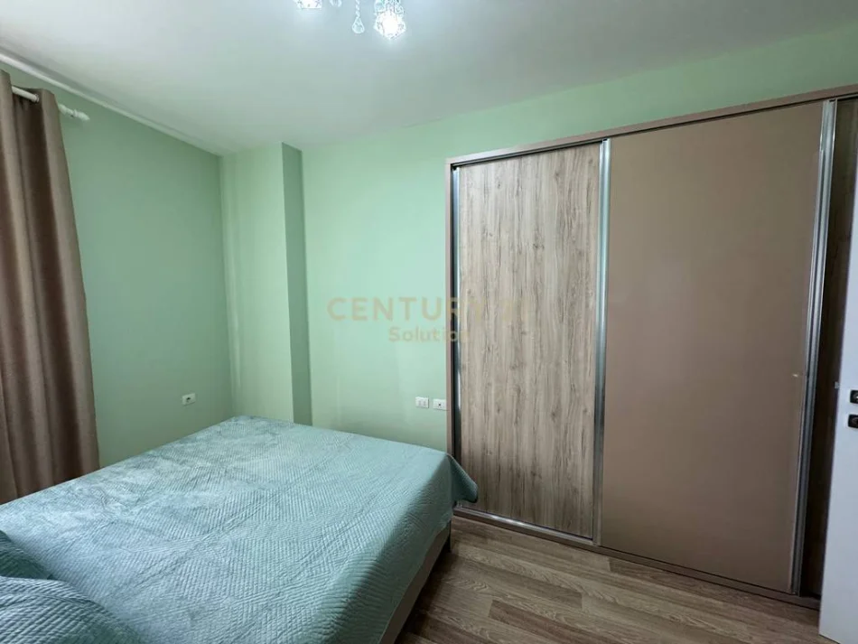 Tirane, jepet me qera apartament 1+1 Kati 3, 67 m² 700 € (Parlamenti)