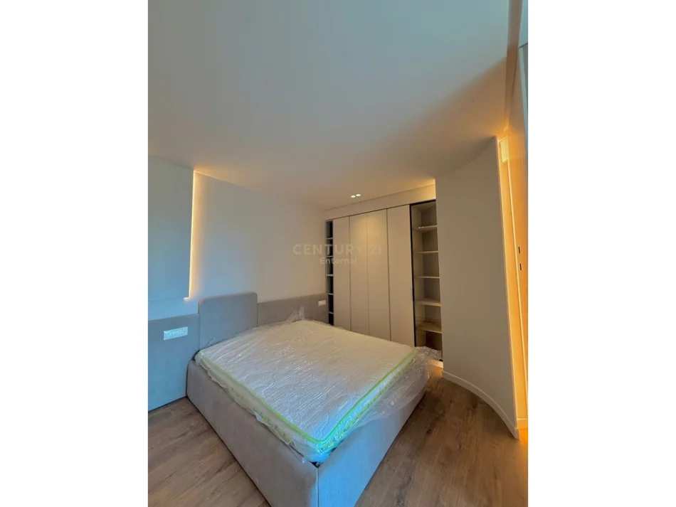 Tirane, jepet me qera apartament 1+1 Kati 7, 70 m² 1.000 € (myslym shyri)