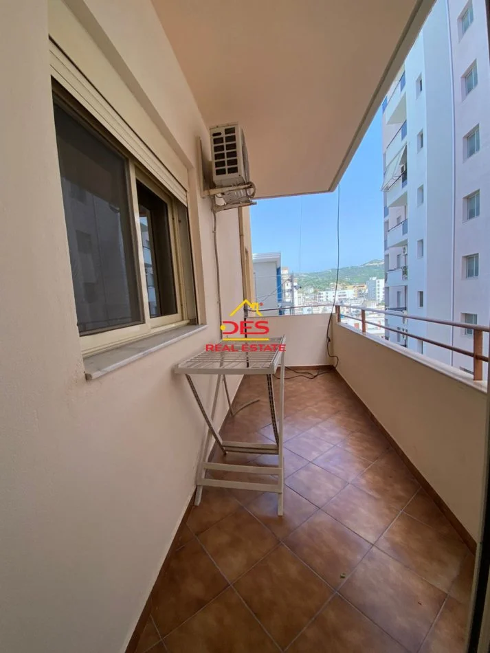 Vlore, jepet me qera apartament 2+1+Ballkon Kati 7, 120 m² 400 € (Rruga Sadik Zotaj)