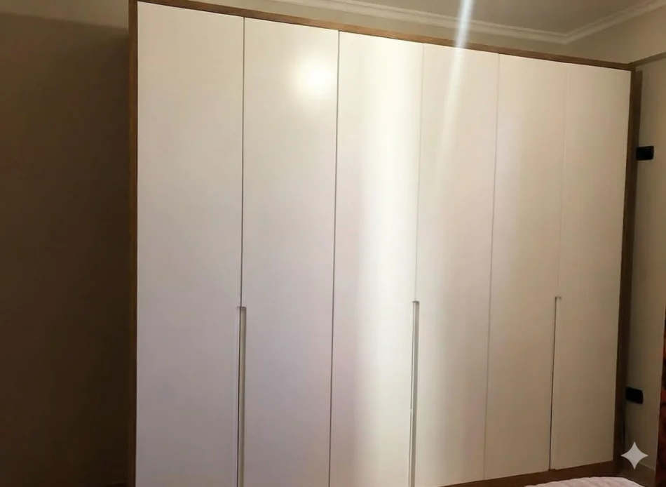 Tirane, jepet me qera apartament 2+1+Ballkon Kati 2, 85 m² 700 € (Rruga Bill Klinton)