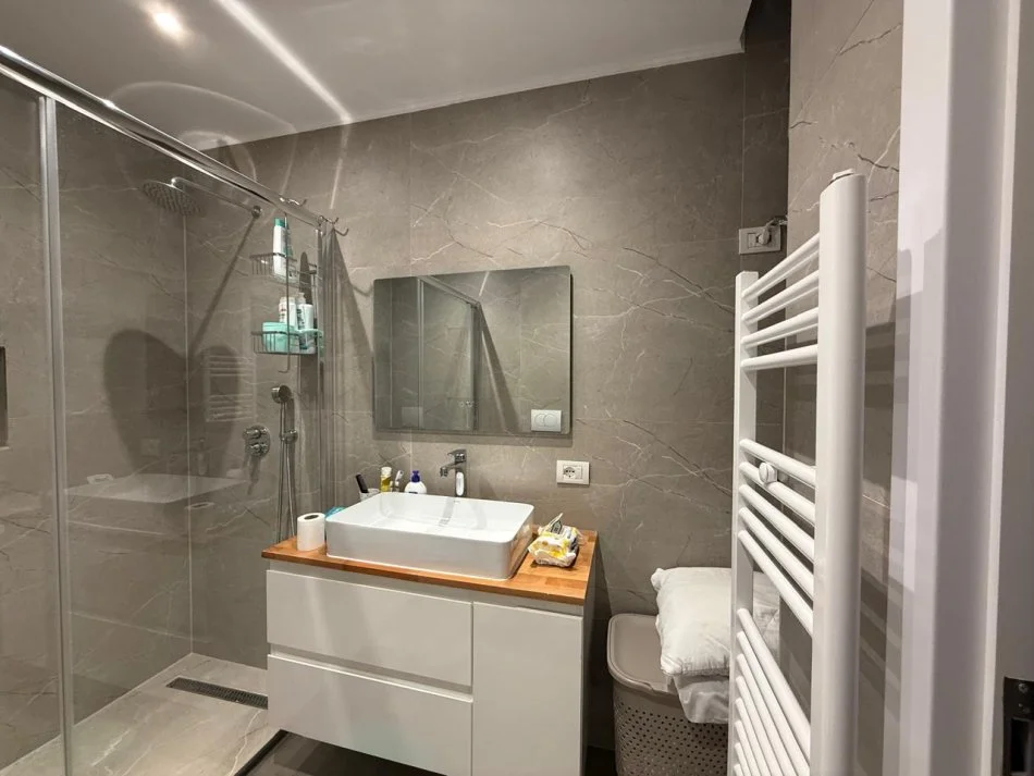 Tirane, shitet apartament 3+1 , 134 m² 240.000 € (tregu elektrik)