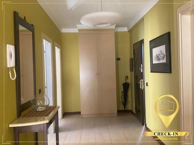 Tirane, shitet apartament 2+1+Aneks+Ballkon Kati 5, 120 m² (Pazari i Ri)