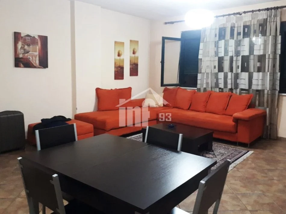 Tirane, jepet me qera apartament 1+1+Ballkon Kati 9, 75 m² 600 € (PRANË SHESHIT “WILLSON”)