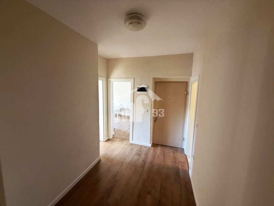 Tirane, jepet me qera apartament 2+1+Ballkon Kati 2, 74 m² 600 € (MBRAPA AMBASADES KINEZE)