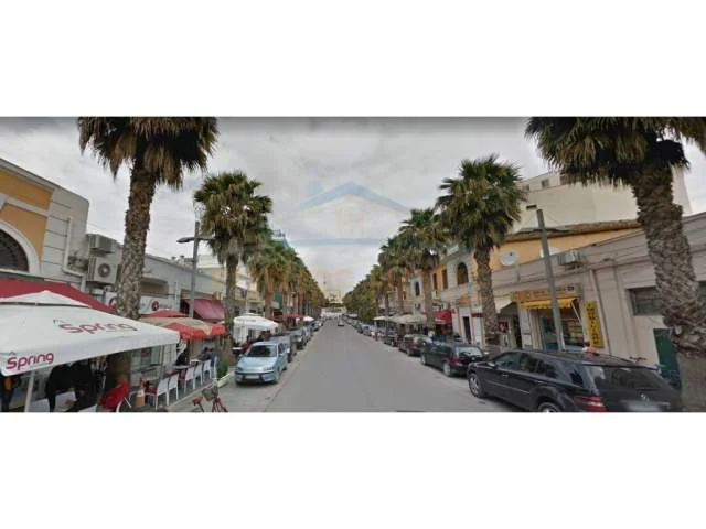 Durres, shitet Vile 5+1 Kati 3, 860 m² 520.000 Euro (Bulevardi Epidamn)