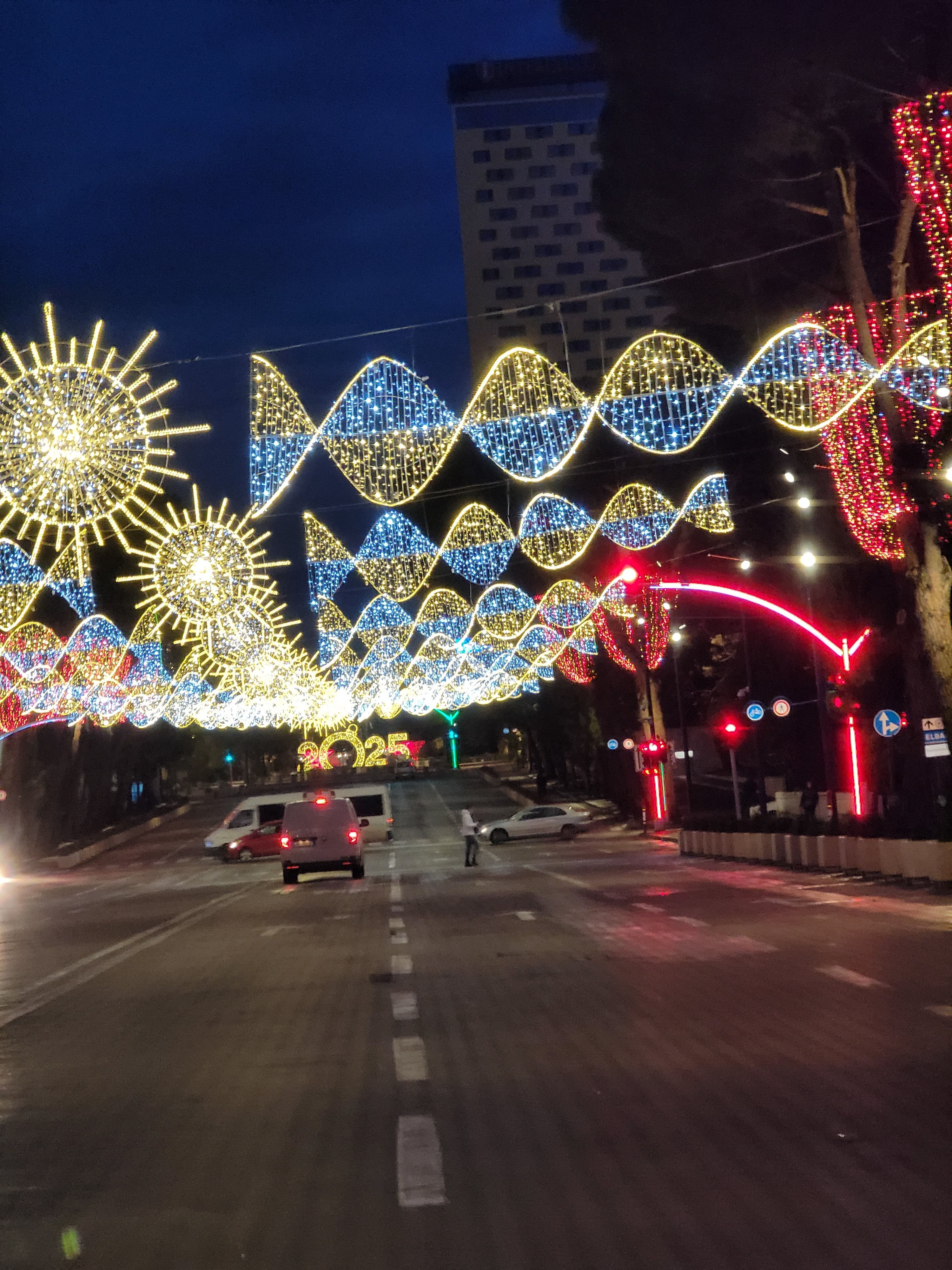 Tirane, Ofrojme sherbime ne pjesen e ndertimit e hidrualikut