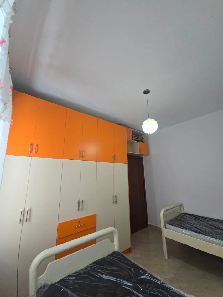 Tirane, jepet me qera apartament 2+1+Ballkon Kati 8, 80 m² 500 € (Nela 6)