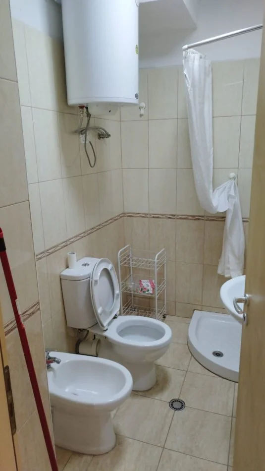 Durres, jepet me qera apartament 2+1+Ballkon Kati 9, 97 m² 500 € (Vollga)
