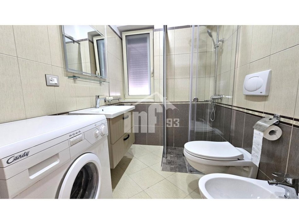 Tirane, jepet me qera apartament 1+1 Kati 1, 60 m² 580 € (MBRAPA SHKOLLES SE KUQE, RRUGA “THANAS ZIKO”)