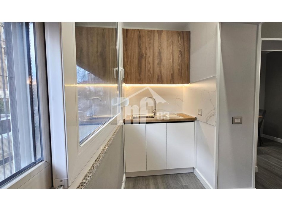 Tirane, jepet me qera apartament 1+1 Kati 1, 60 m² 580 € (MBRAPA SHKOLLES SE KUQE, RRUGA “THANAS ZIKO”)