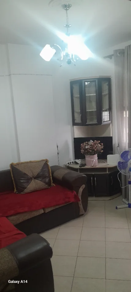 Tirane, jepet me qera 1+1 Kati 8, 48 m² 370 €