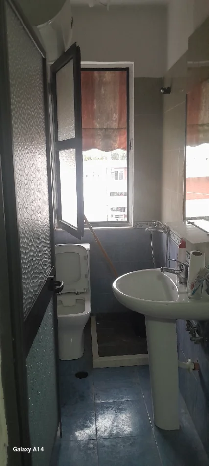 Tirane, jepet me qera 1+1 Kati 8, 48 m² 370 €