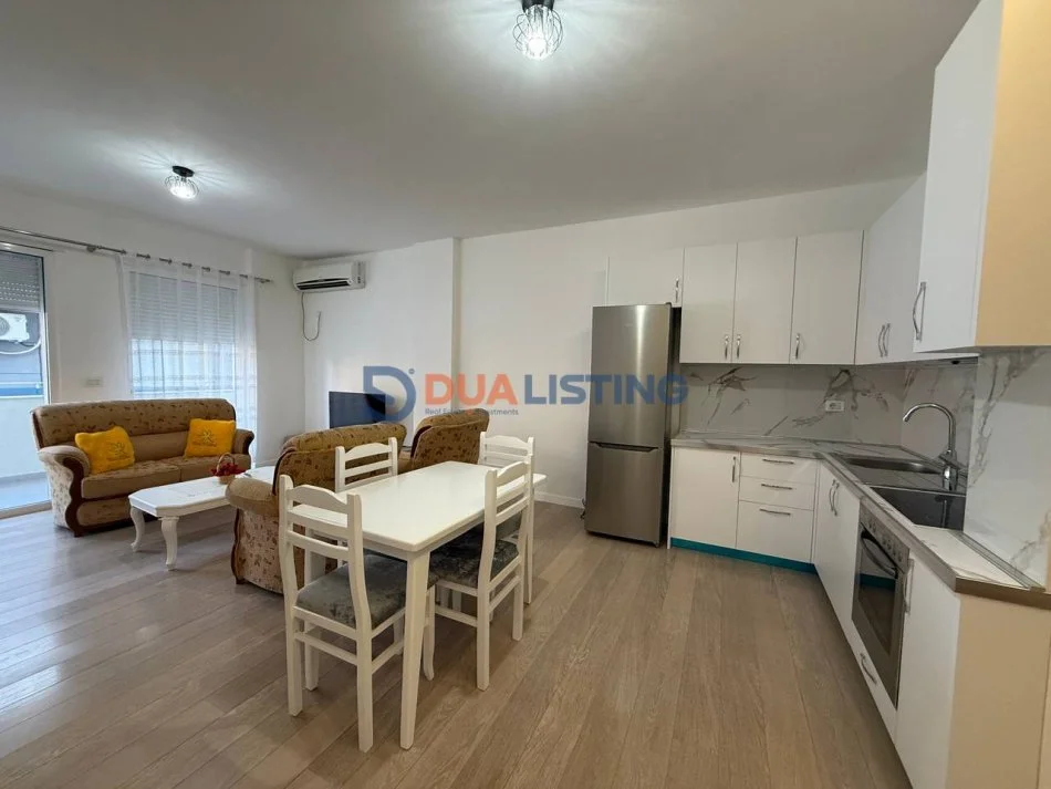 Tirane, jepet me qera apartament 1+1+Ballkon Kati 2, 70 m² 600 € (Kompleksi Mateo)